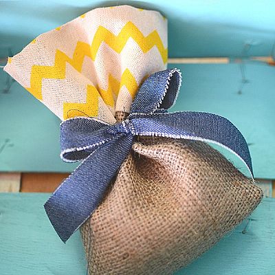 ΜΠΟΜΠΟΝΙΕΡΑ ΒΑΠΤΙΣΗΣ ΠΟΥΓΚΙ ΛΙΝΑΤΣΑ ΜΕ ΥΦΑΣΜΑ ΣΕΒΡΟΝ-14318/Κ