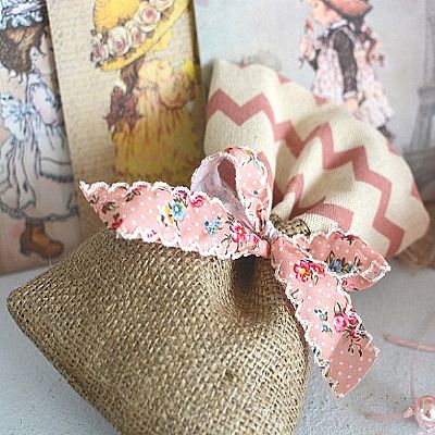 ΜΠΟΜΠΟΝΙΕΡΑ ΒΑΠΤΙΣΗΣ ΠΟΥΓΚΙ ΛΙΝΑΤΣΑ ΜΕ ΥΦΑΣΜΑ ΣΕΒΡΟΝ-14318/Σ.Μ