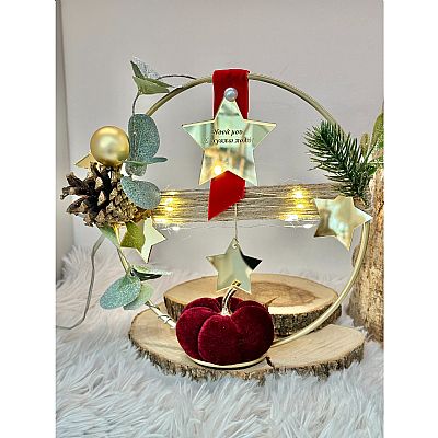 ΧΡΙΣΤΟΥΓΕΝΝΙΑΤΙΚΟ ΣΤΕΦΑΝΙ ΓΙΑ ΤΗ ΝΟΝΑ ΜΕ ΦΩΤΑΚΙΑ