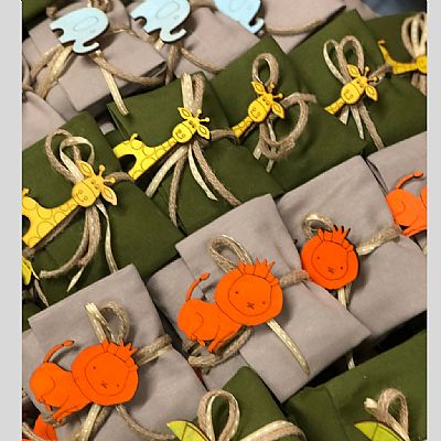 ΜΠΟΜΠΟΝΙΕΡΑ ΒΑΠΤΙΣΗΣ ΒΑΜΒΑΚΕΡΟ ΠΟΥΓΚΙ ΜΕ ΞΥΛΙΝΑ ΖΩΑΚΙΑ